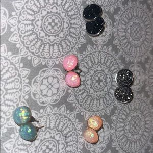 Set of 5 stud earrings